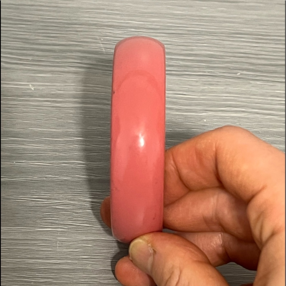 Vintage Coral Plastic Bangle Bracelet - Picture 4 of 7